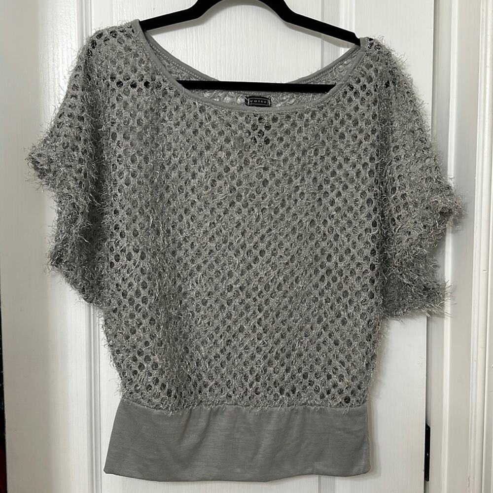 Voice gray fuzzy top size L